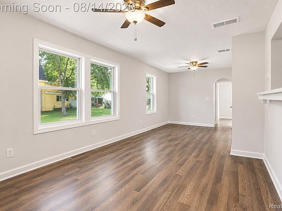 4th image of 3369 Cleveland St