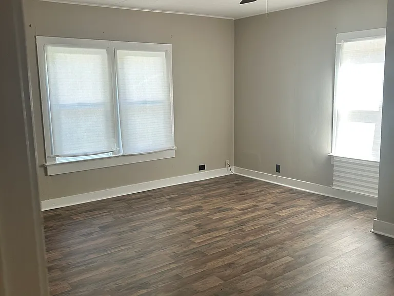 2083 Broad St — Photo 13