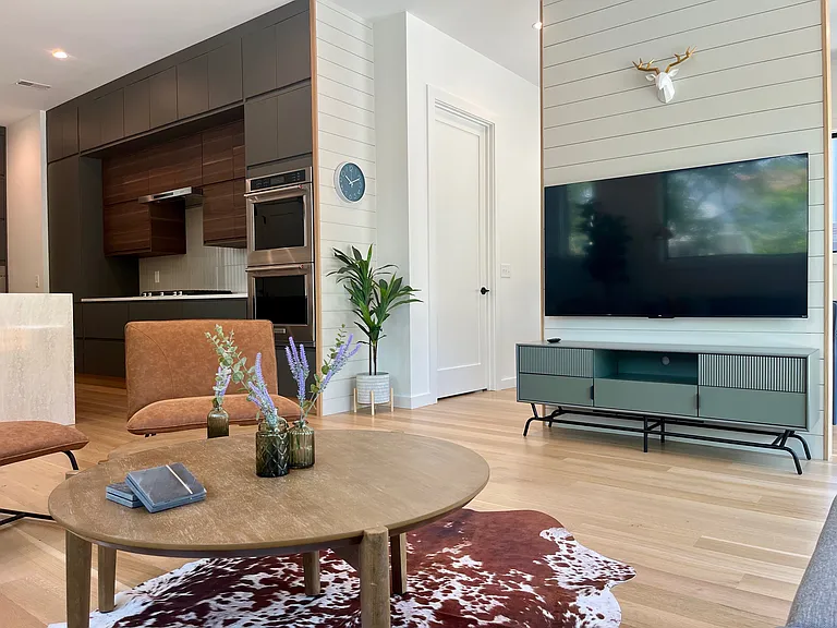 212 Linnea Ln — Photo 5