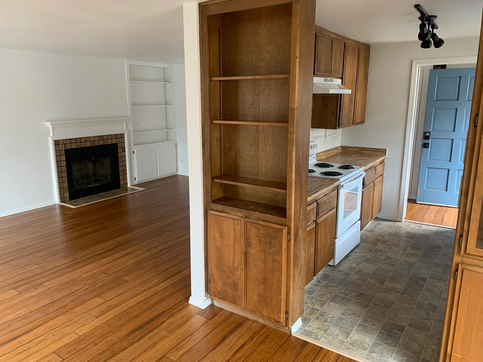 2 bed, 1144 sqft, $1,700 — Photo 3