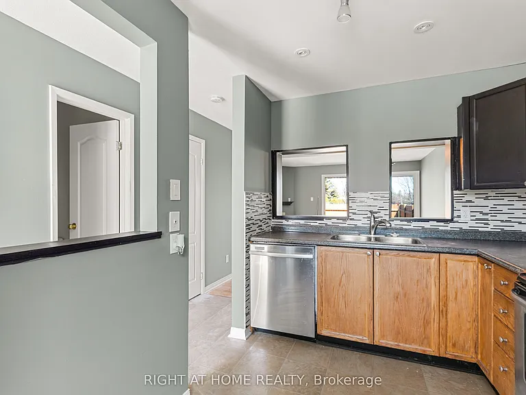 4338 Meadowvale Ln — Photo 9