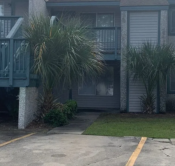 910 Brett Dr #129 — Photo 1