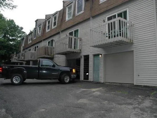 52 Broadview Ave, Auburn, ME 04210