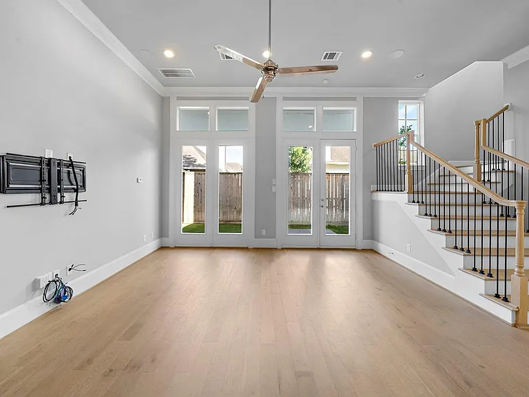 3420 W 12th St — Photo 5