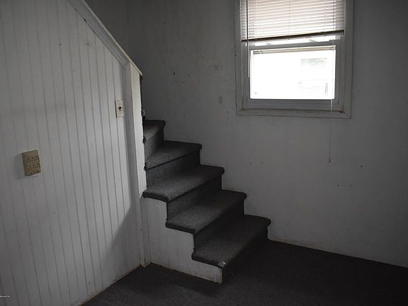 4th image of 309 Kiswick St