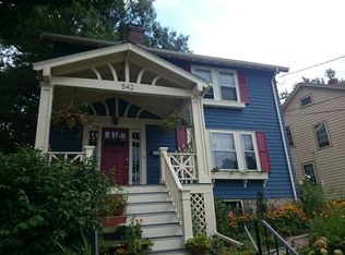 542 Weld St, West Roxbury, MA 02132