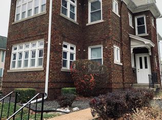 907 S 4th St APT A, Springfield, IL 62703