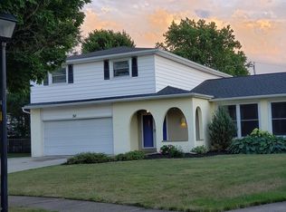 30 Cherrywood Ct, Williamsville, NY