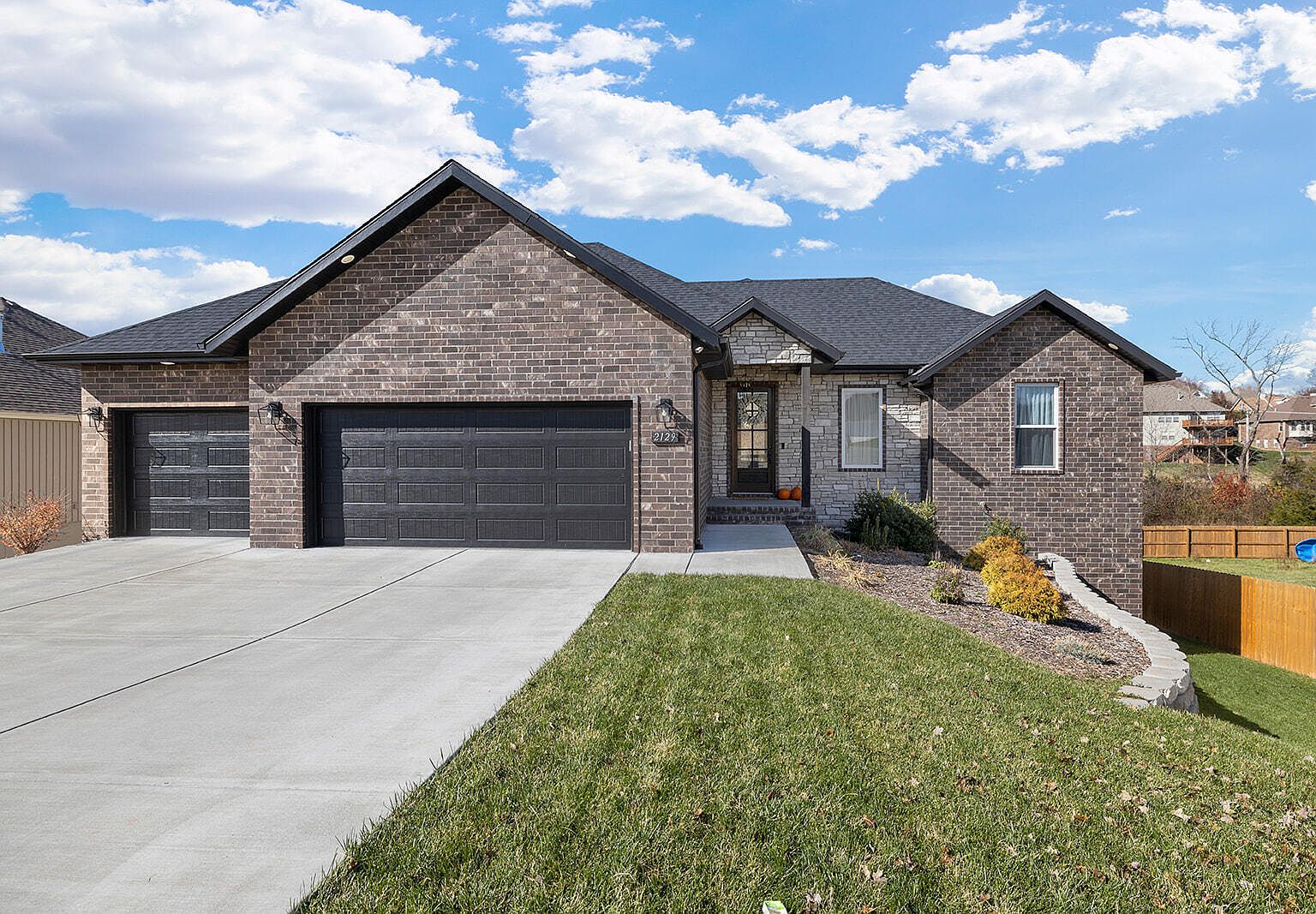 2129 N Bradbury Lane, Ozark, MO 65721 | Zillow