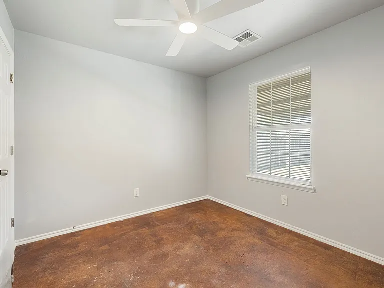 118 S L Ave — Photo 14