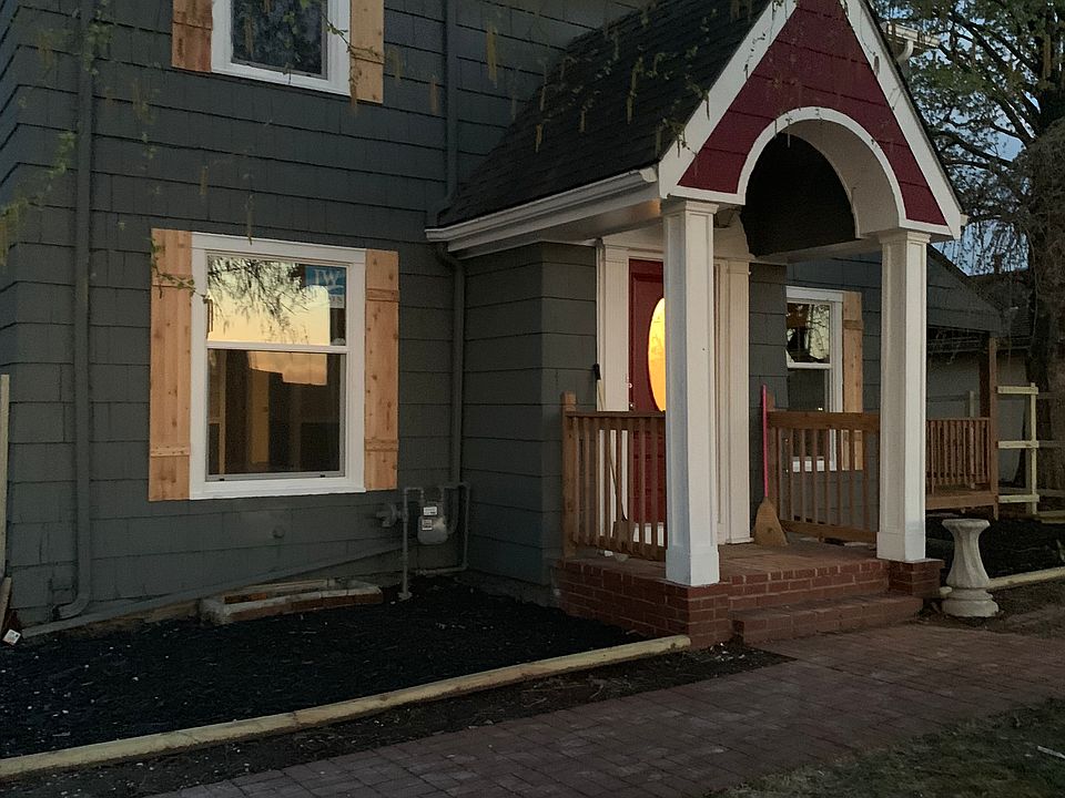 1st image of 1029 N River Blvd