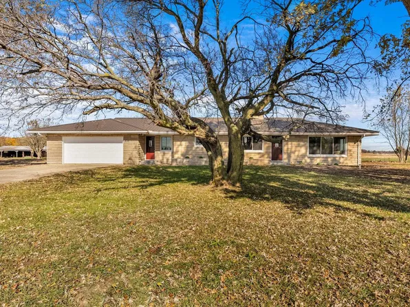 838 17th Rd, Bourbon, IN 46504