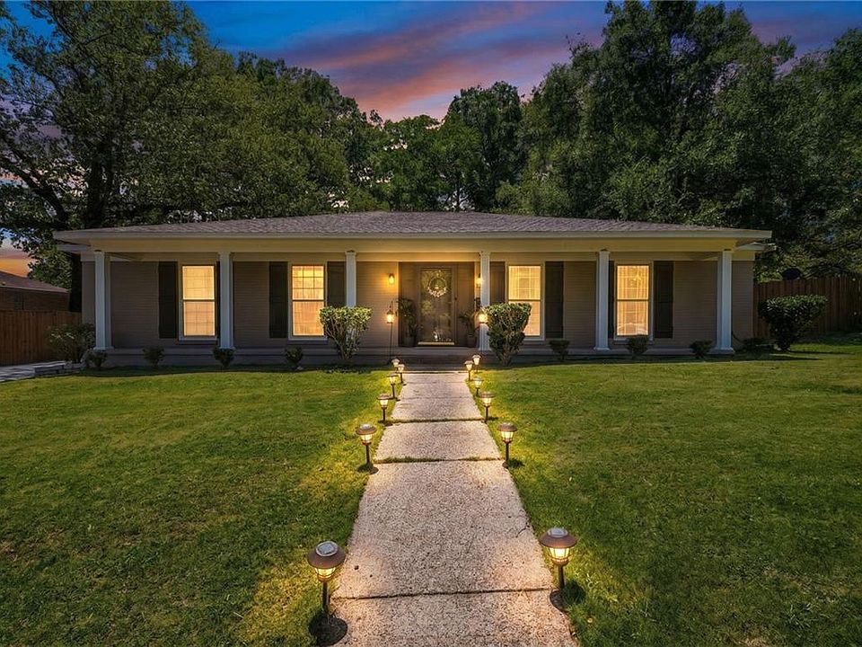 1st image of 2660 Woodcliff Dr E