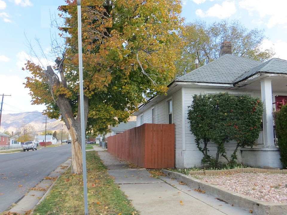 2nd image of 98 N 4th St