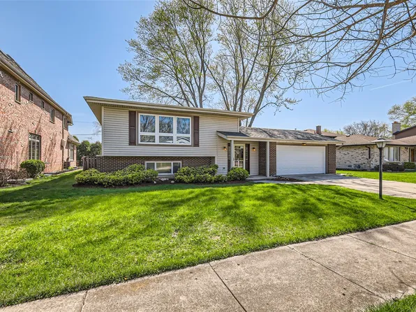 919 S Roosevelt Ave, Arlington Heights, IL 60005