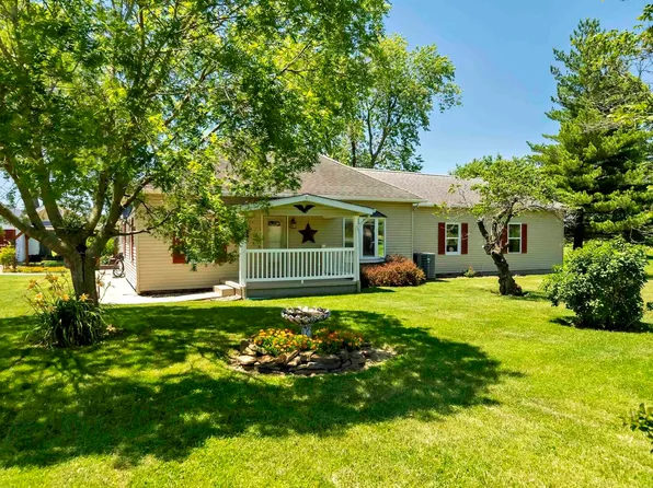 15857 Clifford Rd, Carterville, IL 62918