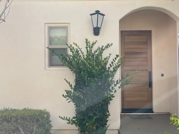 111 Holly Spgs, Irvine, CA 92618