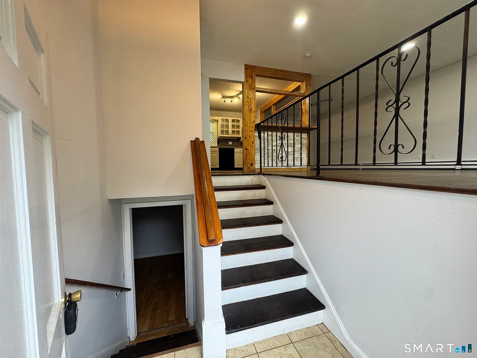5 bed, 2.0 bath, 2768 sqft, $2,800 — Photo 4