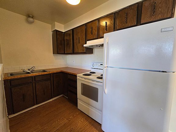4th image of 1944 Meadow Dr APT 16