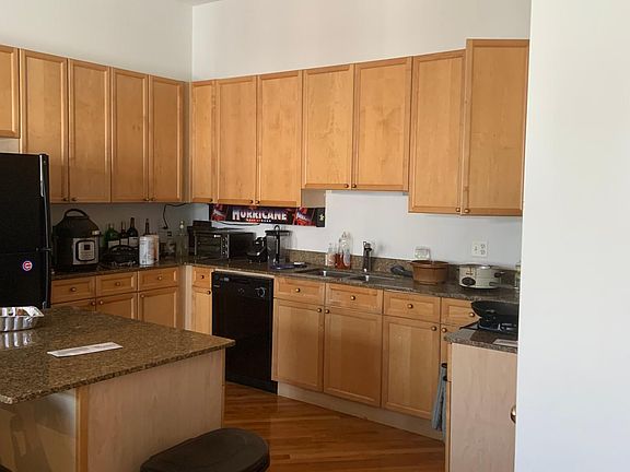 2nd image of 2533 N Southport Ave #3W