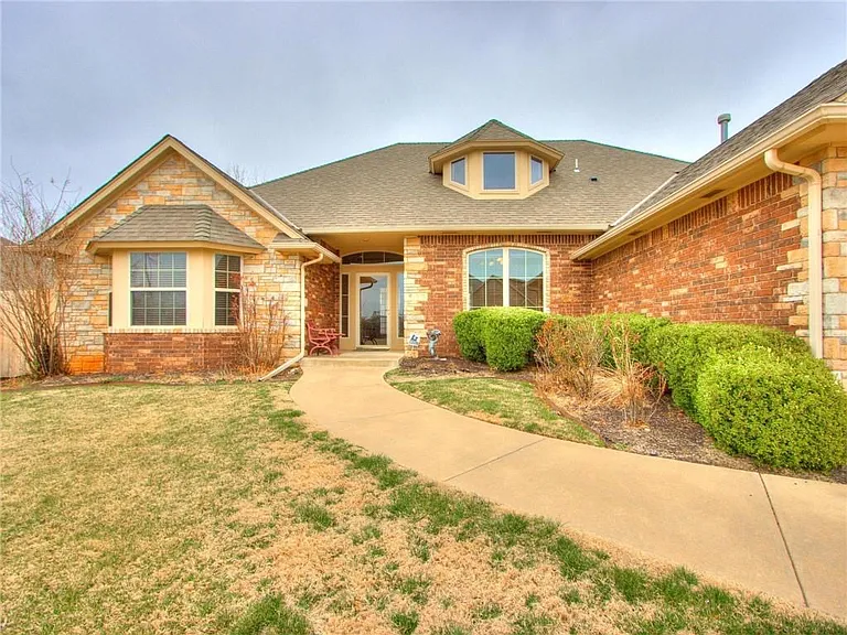 4908 Arbuckle Dr — Photo 2