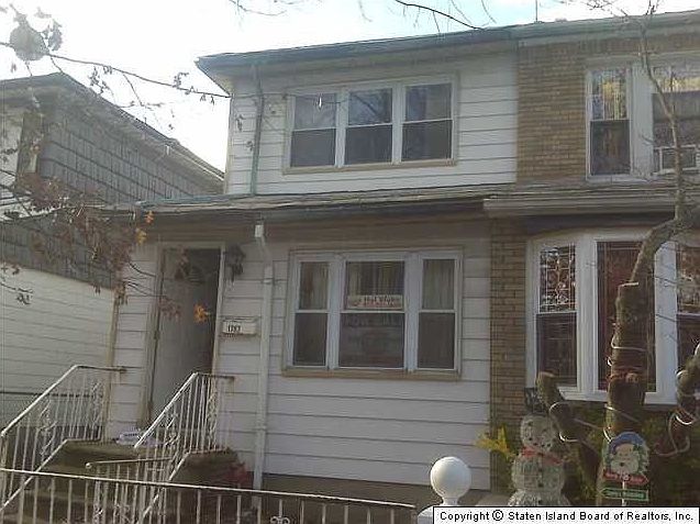 2nd image of 1782 W 4th St