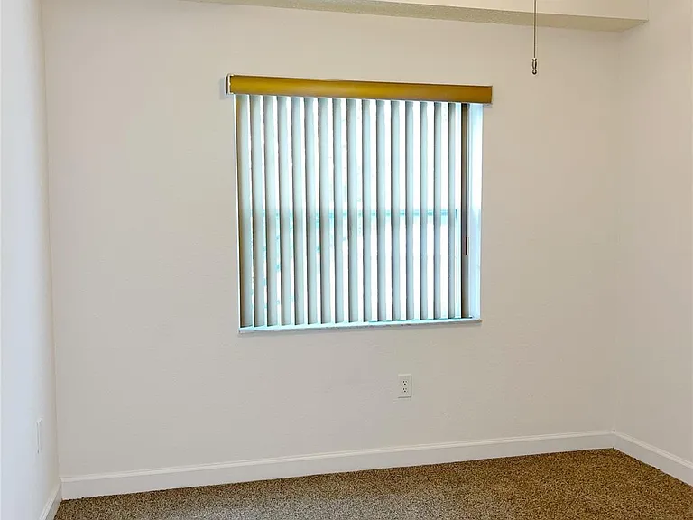 2850 N Oakland Forest Dr #215 — Photo 11