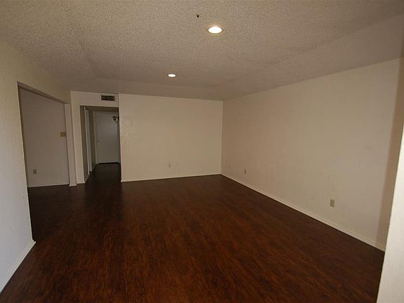 2nd image of 3724 Hulen Park Cir