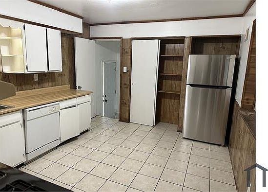2nd image of 10436 Earl Dr