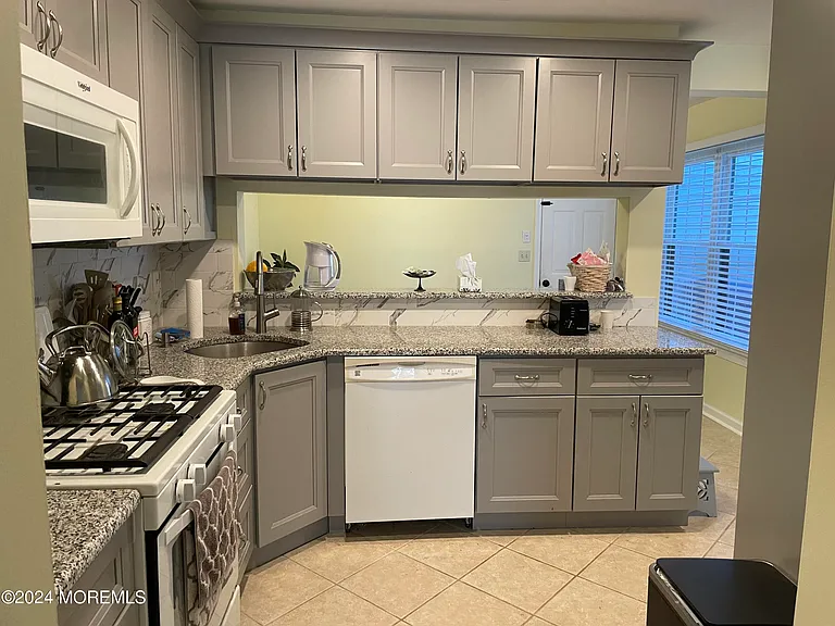 5 Gimbel Pl — Photo 8