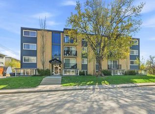 2220 W 16a St SW #403, Calgary, AB T2T 4K2