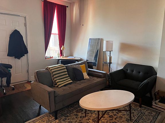 5th image of 2049 W Division St APT 3R