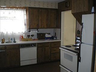 5th image of 904 Lincoln St