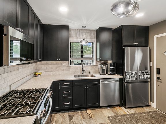 4th image of 383 Park Ave