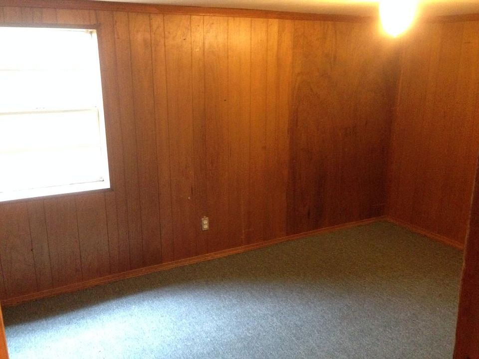 2nd image of 333 E 17th St APT A