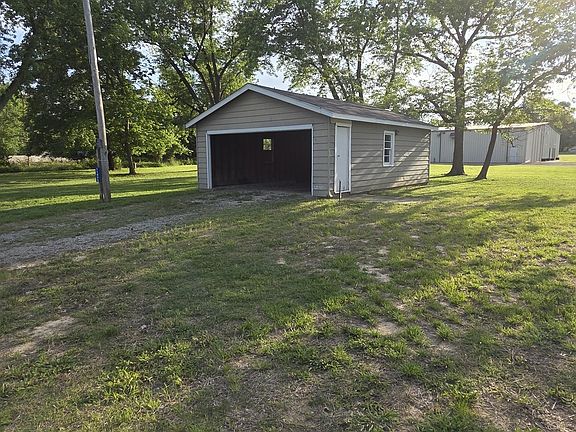 4th image of 11495 N Brownsville Rd