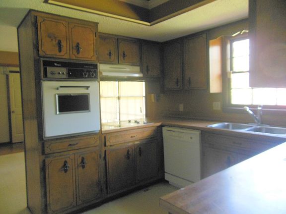 5th image of 127 Alachua Ln