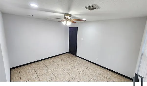 3914 Brighton Springs Ln — Photo 4