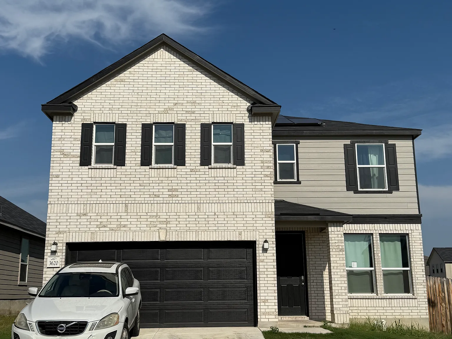 5 bed, 3.5 bath, 2984 sqft, $650 — Photo 1