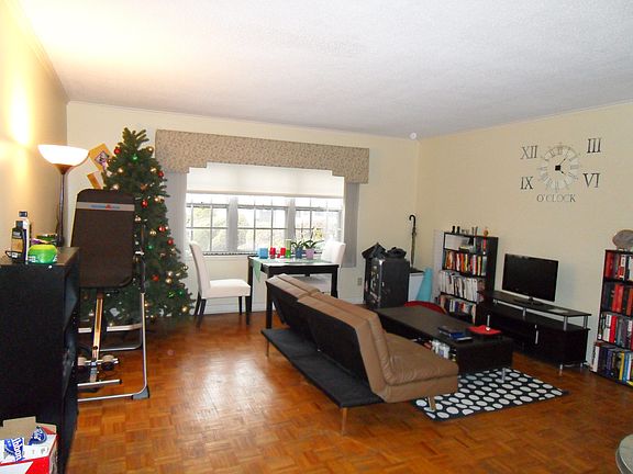 3rd image of 15 Lake Shore Ct