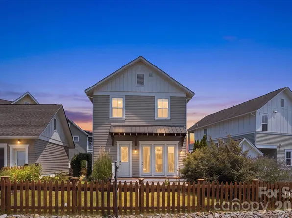 743 Waterscape Ct, Rock Hill, SC 29730