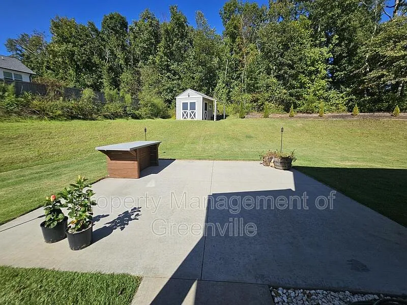 3 bed, 2.5 bath, 2315 sqft, $2,495 — Photo 4