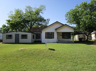207 E 5th St, Burkburnett, TX 76354