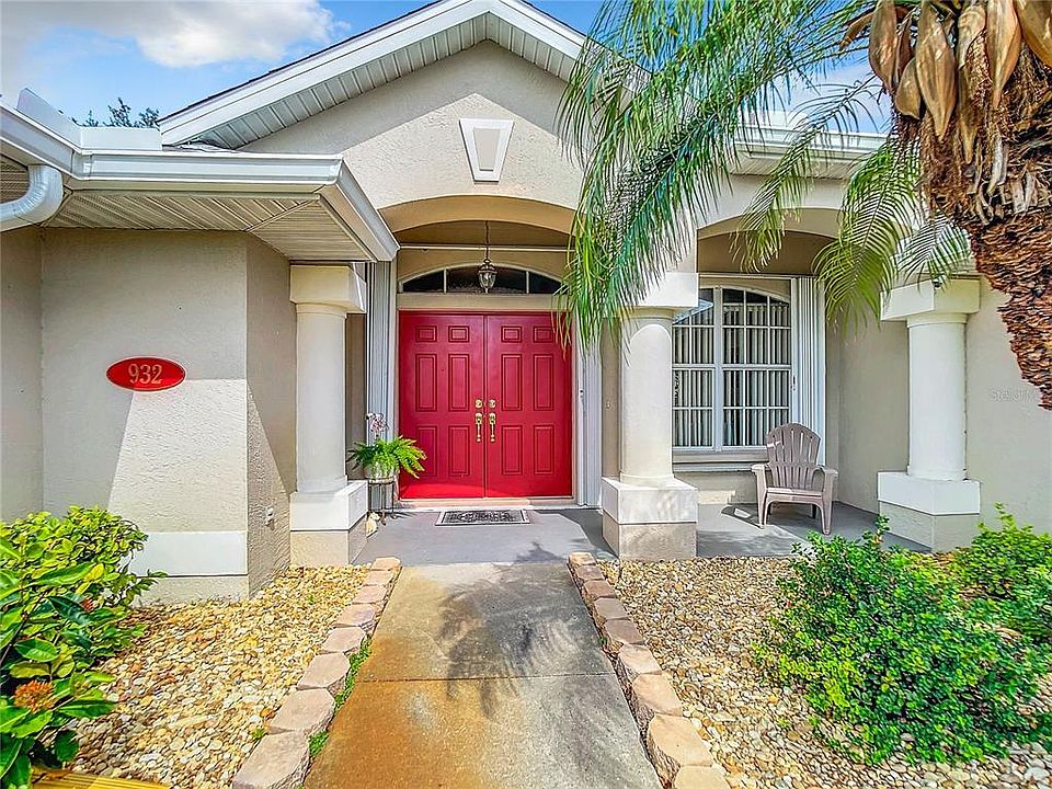 1st image of 932 Rotonda Cir