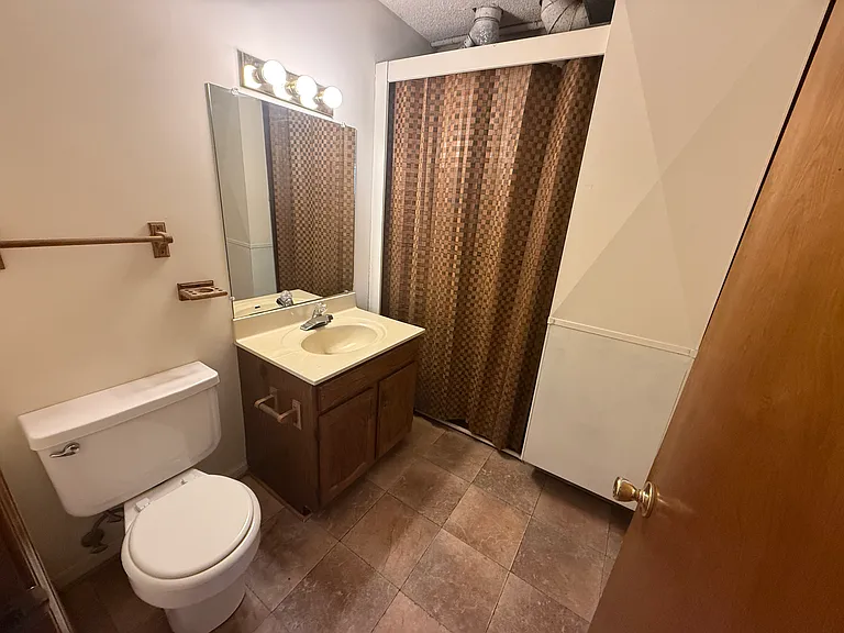 2 bed, 1.5 bath, $850 — Photo 9