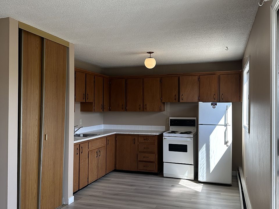 1st image of 9625 156th St NW #302