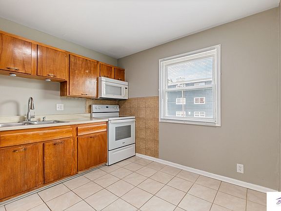 5th image of 3510-3518 Gertrude St #3510-8E