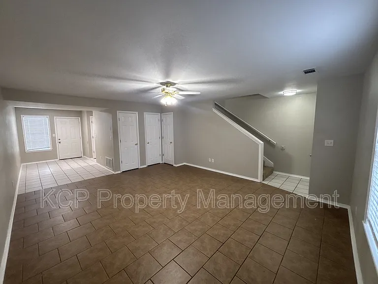 1115 Farley Cir #B — Photo 3