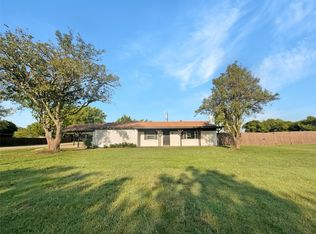 3813 Paradise Ln, Sanger, TX 76266