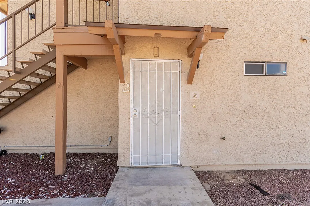 2 bed, 2.0 bath, 912 sqft, $1,095 — Photo 3